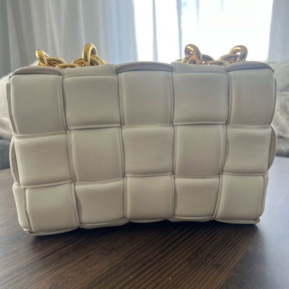 Bottega Veneta Cream Bag with Gold Chain - Picture 5 of 8